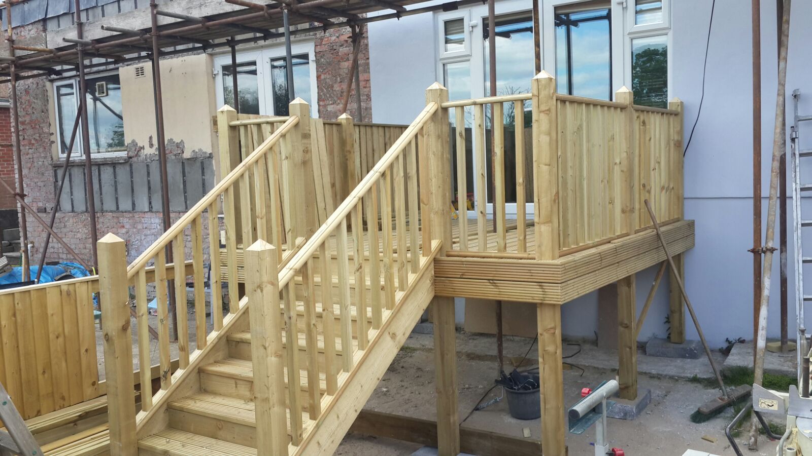 Decking and Fencing Installations and fitting in Swansea | Banfield Carpentry
